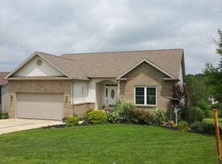 994 Country Club Dr, Howard, OH 43028