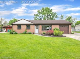 2514 Hearthside Dr, Ypsilanti, MI