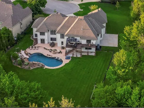 16332 Larsen St, Overland Park, KS 66221