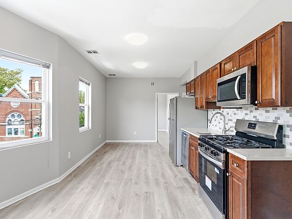 3rd image of 456 Avon Ave #3L