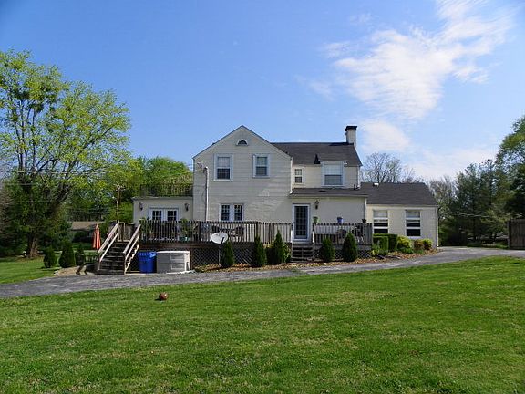 2nd image of 202 Windsor Ave