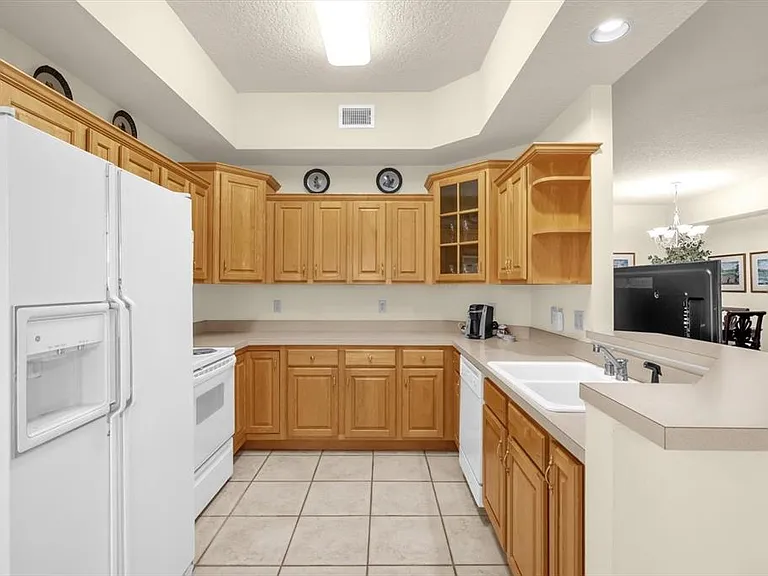 202 Camino Real Blvd #202 — Photo 14