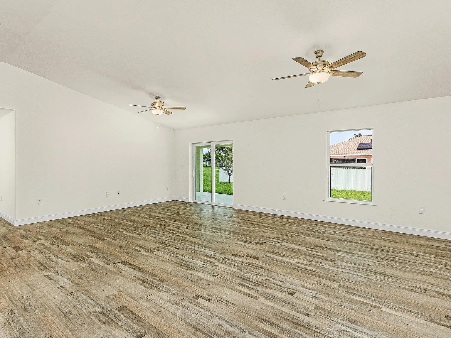 4 bed, 1665 sqft, $2,200 — Photo 4