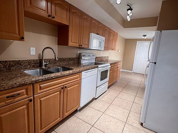 4th image of 3177 Coral Springs Dr #125
