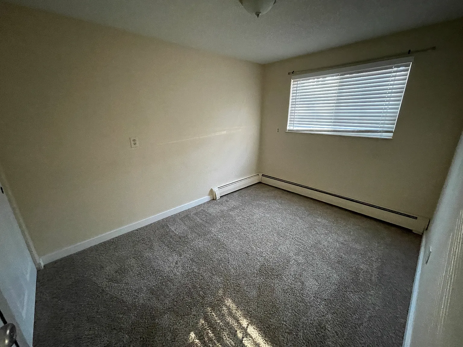 2 bed, 775 sqft, $1,350 — Photo 4