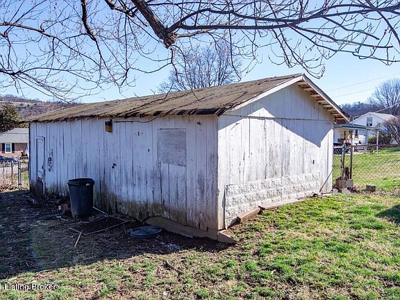 5th image of 409 Noel Ave