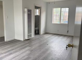 132 E 101st St, Los Angeles, CA 90003
