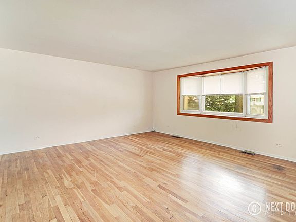 3rd image of 619 S Braintree Dr