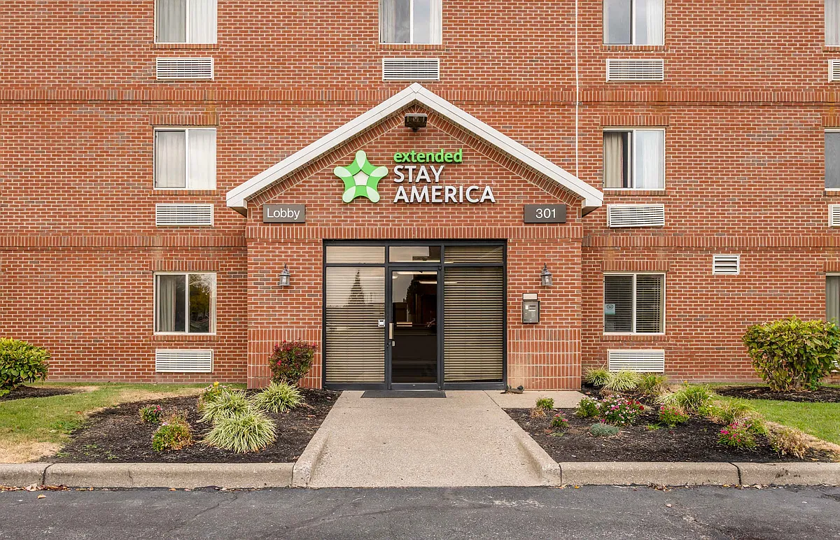 Photo 1 of 29 - Evansville - East - Evansville, IN Exterior - Evansville - East
