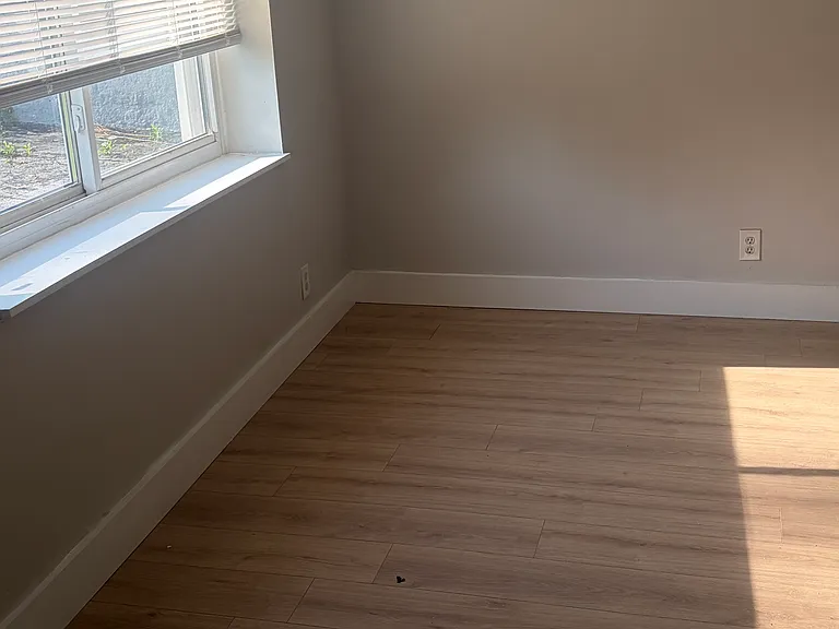 9703 Lilac Dr — Photo 7