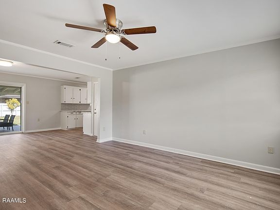 3rd image of 106 Bonita St