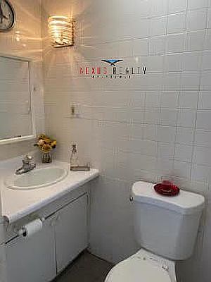 3rd image of 2119 35th St Floor 2