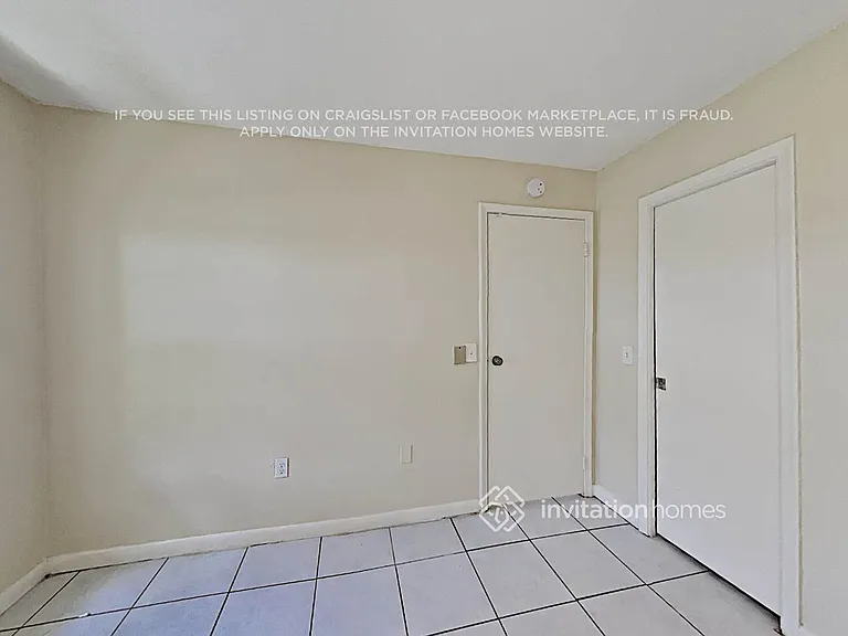 10641 NW 27th Ct — Photo 10