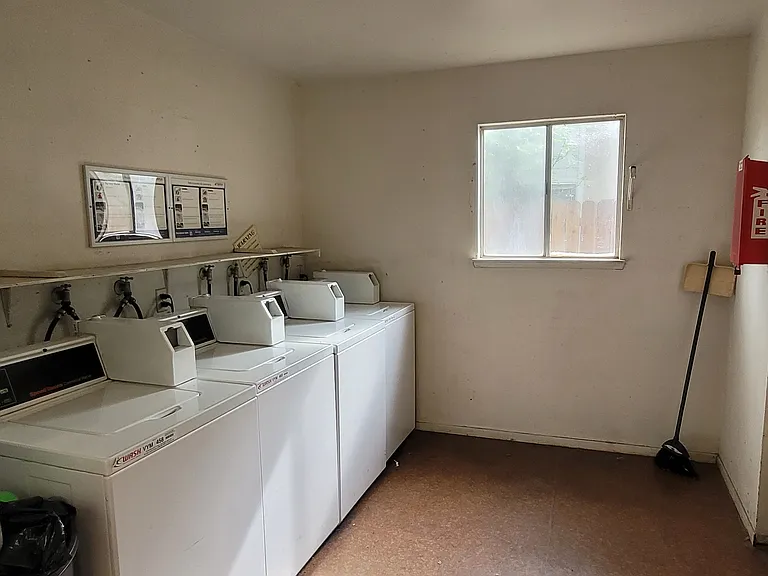 1696 W Shaw Ave #104 — Photo 8