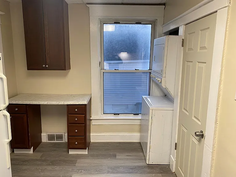 1030 Sibley St NW — Photo 4