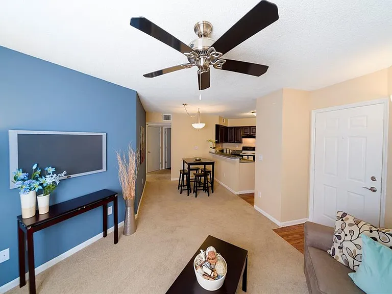Holly Cove Apartments — Photo 13