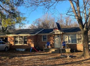 1917 E Greenbriar Rd, Statesville, NC 28625