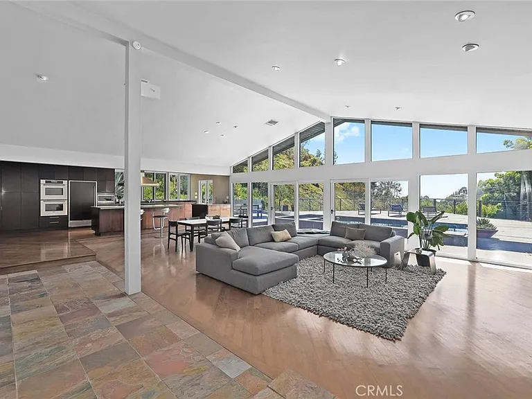 2420 Bowmont Dr — Photo 5