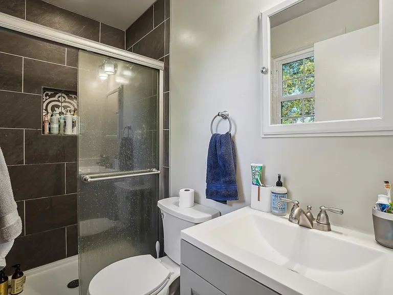 7404 Dartmouth Ave — Photo 5