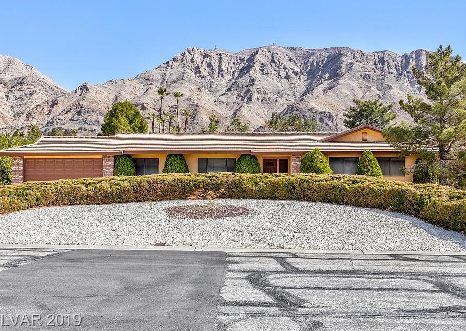 1st image of 1030 Sidehill Way