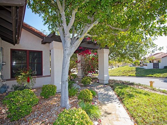 4th image of 12815 Camino Ramillette