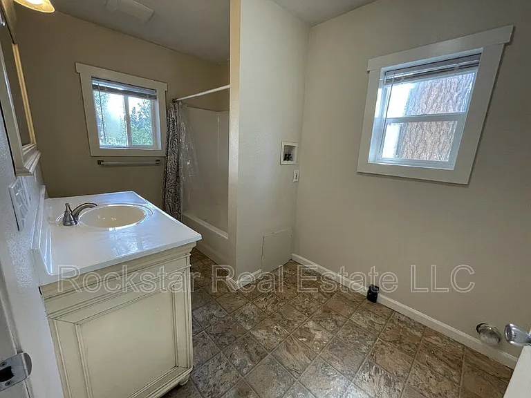 9714 E 6th Ave — Photo 8