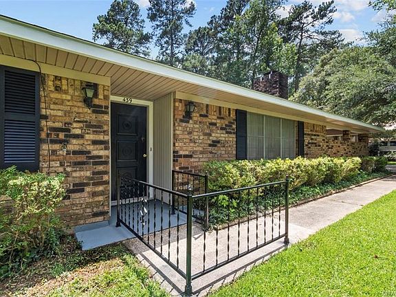 3rd image of 439 Shady Wood Ln