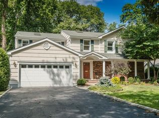 722 Shackamaxon Dr, Westfield, NJ 07090