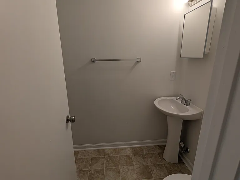 1219 Carlton Ave — Photo 14