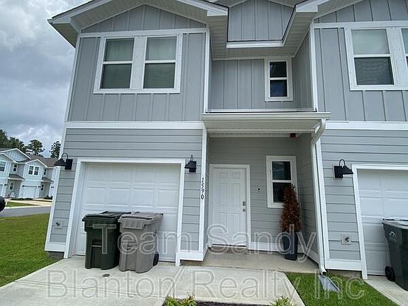 2nd image of 1590 Iroquois Dr