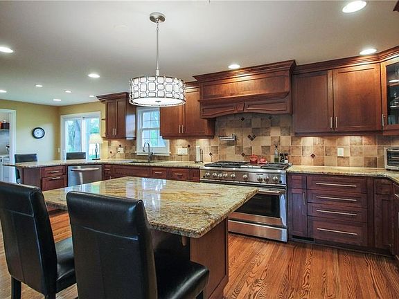 4th image of 23 Wheatstone Cir