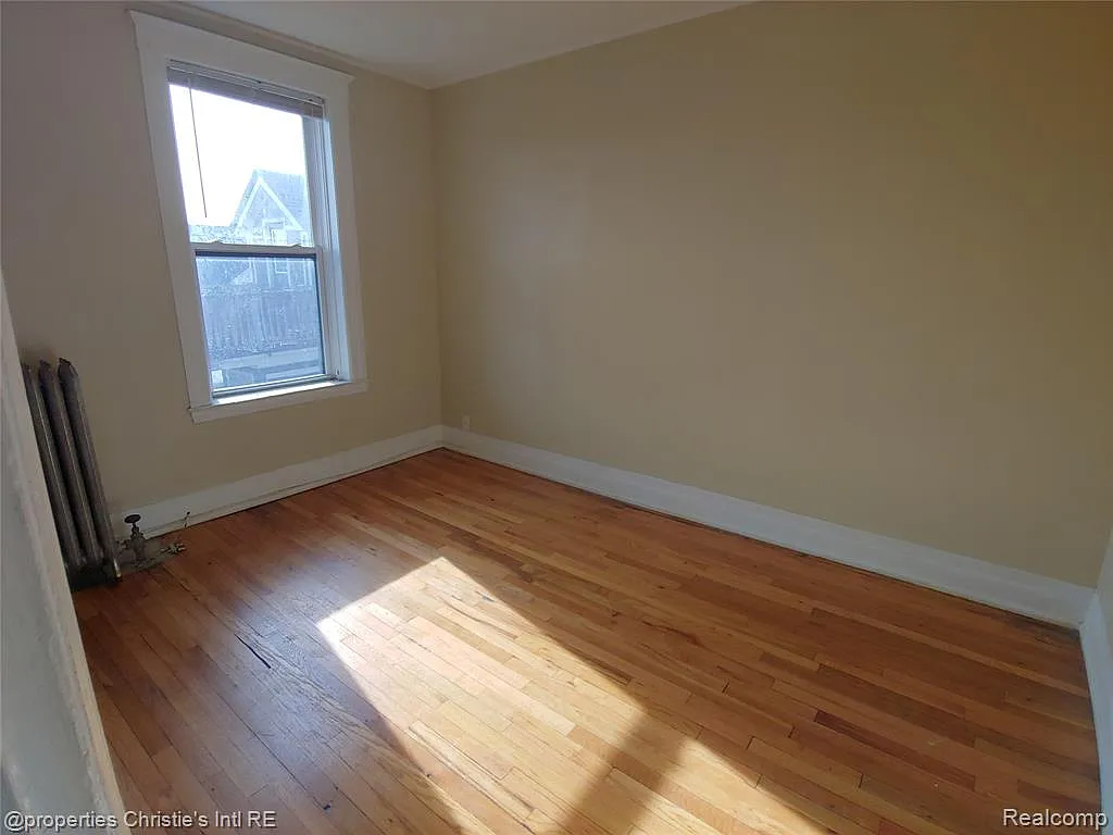 2 bed, 1.0 bath, 800 sqft, $1,300 — Photo 4