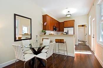 4th image of 32-40 Varennes St