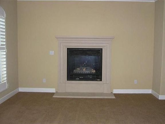 3rd image of 3814 Sylvan Dr