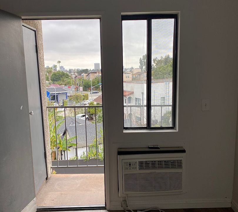 2nd image of 4225 Del Mar Ave APT 404