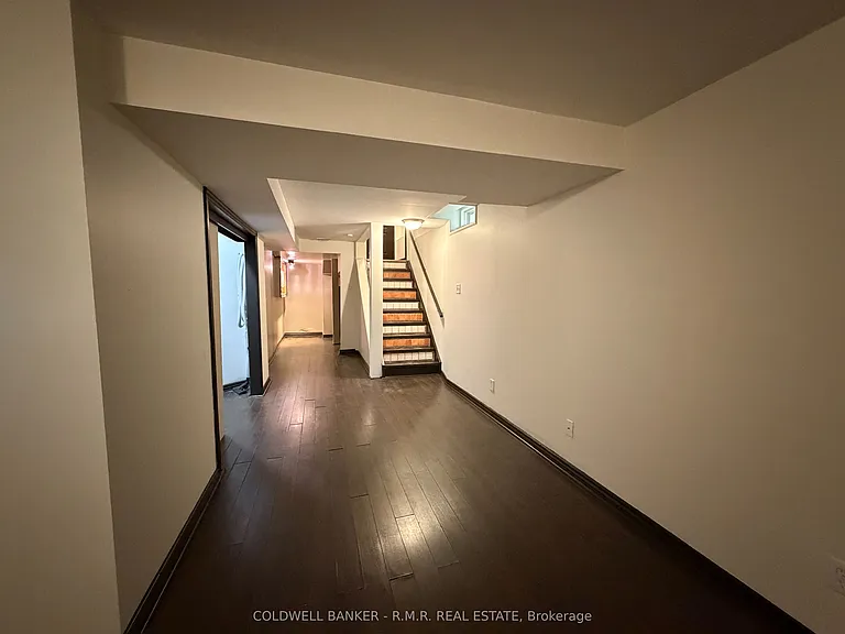 75 Margaret Graham Cres — Photo 26