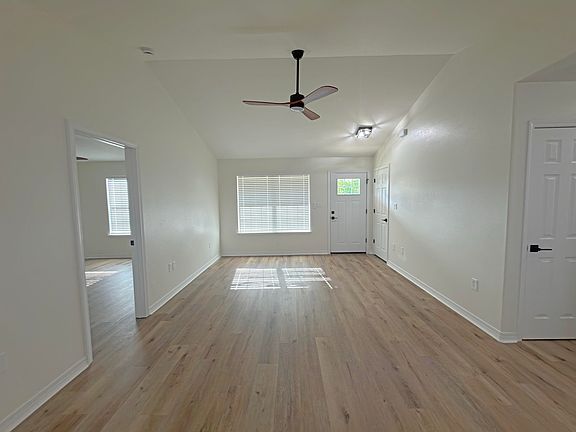3rd image of 6121 Robin Rd