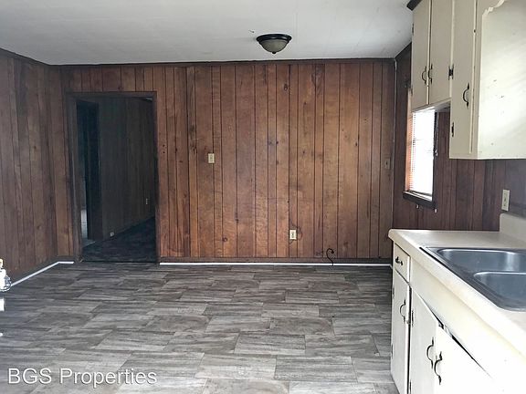 3rd image of 1854 Ayers St APT A