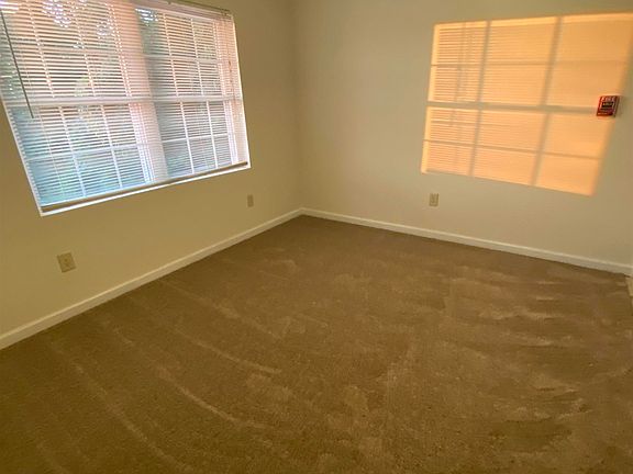 4th image of 393 Dille St #3