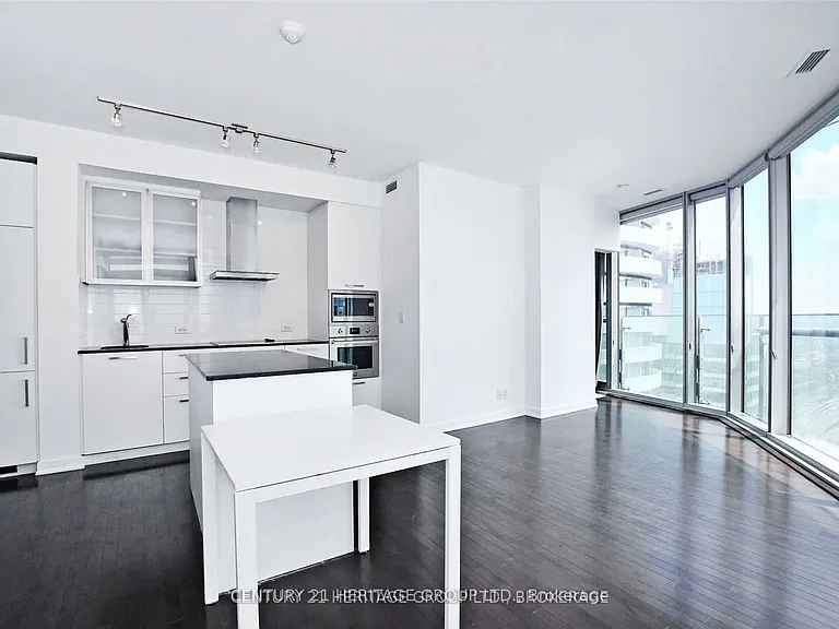12 York St #5202 — Photo 4