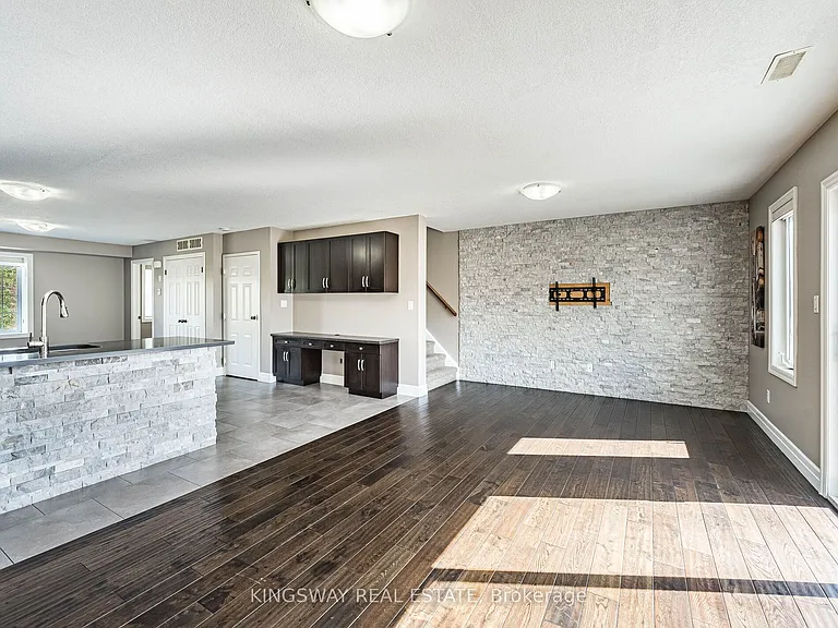 275 Old Huron Rd E #15 — Photo 19