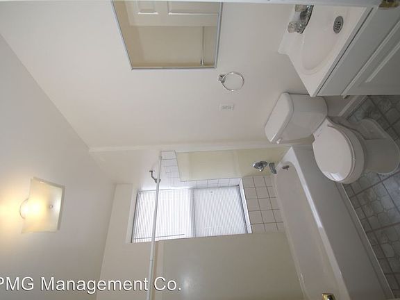5th image of 4750 N Broad St APT 4