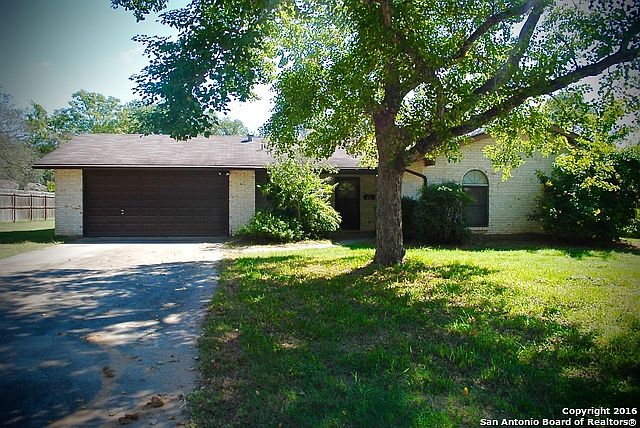 1st image of 415 Chaparral Dr