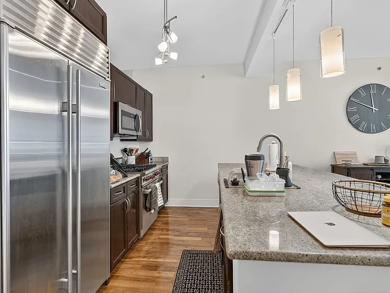 525 Kedzie St — Photo 64
