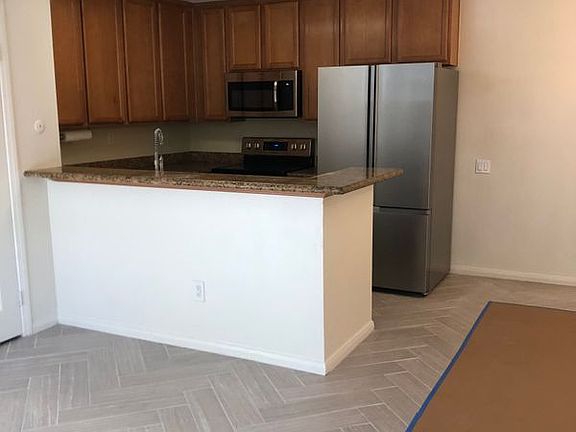 2nd image of 3454 Castle Glen Dr Unit 131
