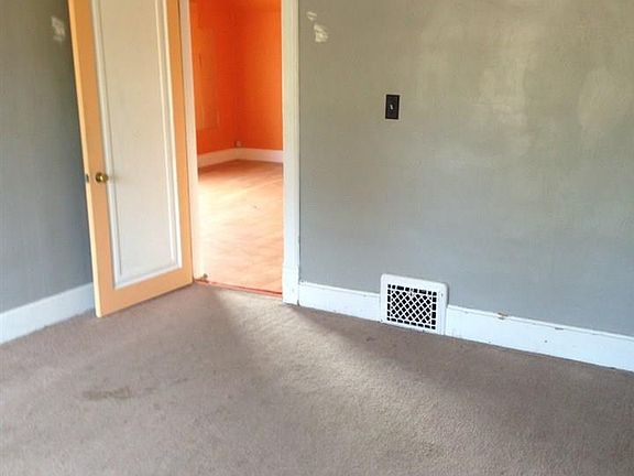 5th image of 621 Park Ln