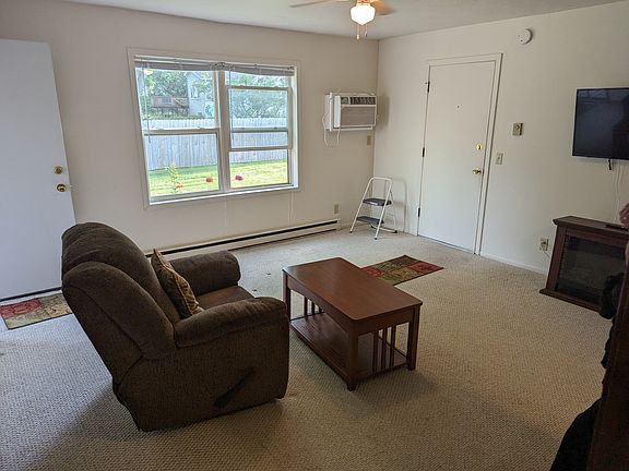 2nd image of 209 West St #6