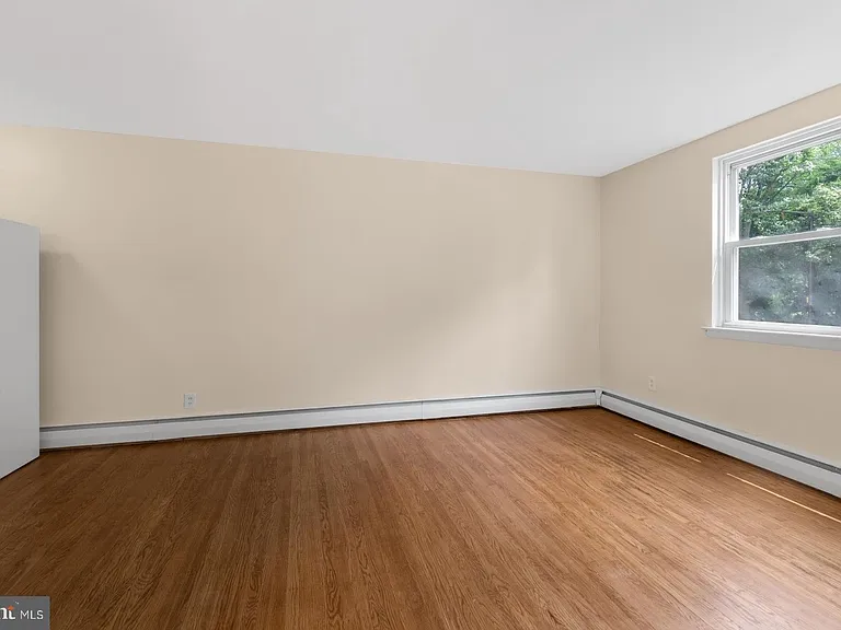 5990 Henry Ave #2 — Photo 4