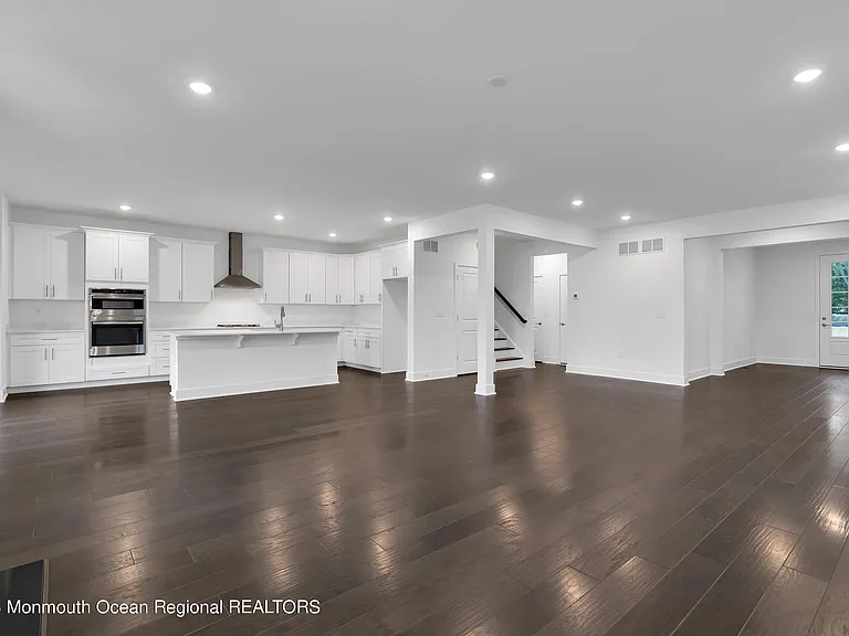 110 Woolley Ct — Photo 10