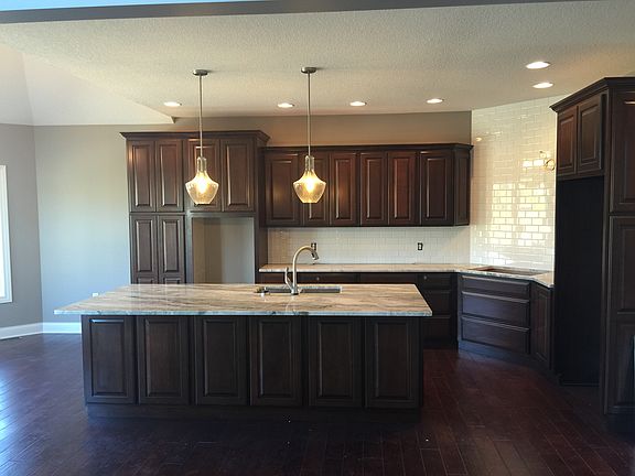 2nd image of 6589 Silver Lake Dr